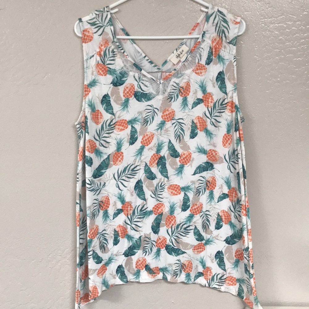 SOLD 🌸 Style & Co. Pineapple Top